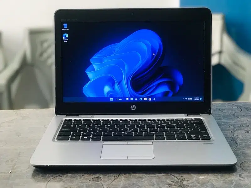 HP-EliteBook-820-G4-Laptop-Price-in-Pakistan
